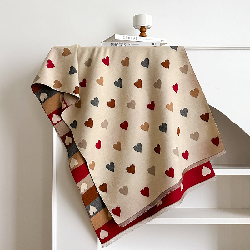 Bufanda amplia con corazones y franjas multicolor para mujer