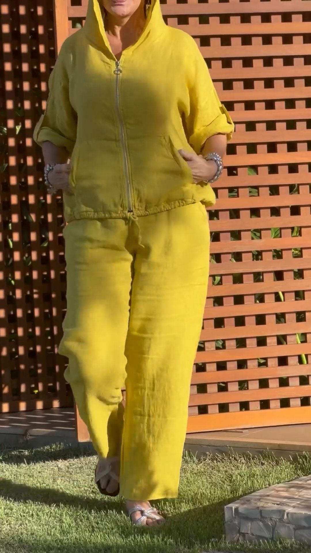 Conjunto Mujer Verano Casual – Algodón y Lino con Capucha y Cremallera