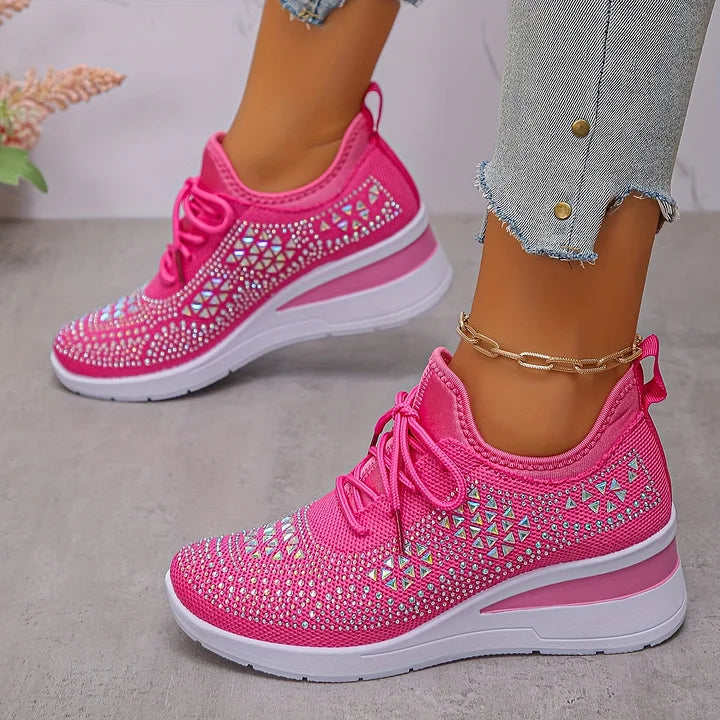Zapatillas mujer con cuña y detalles brillantes