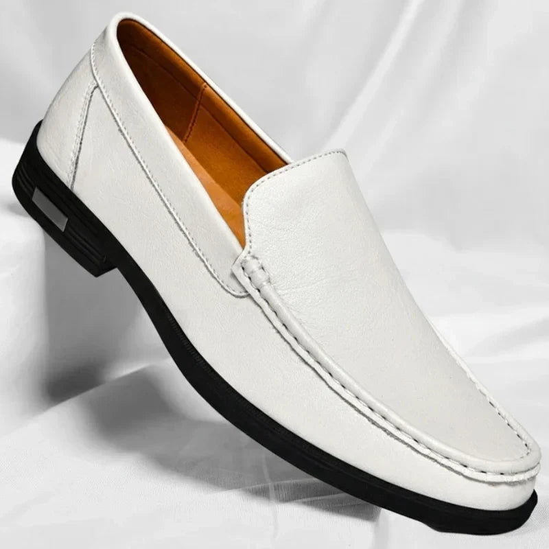 Mocasines de hombre en cuero genuino con costuras contrastantes