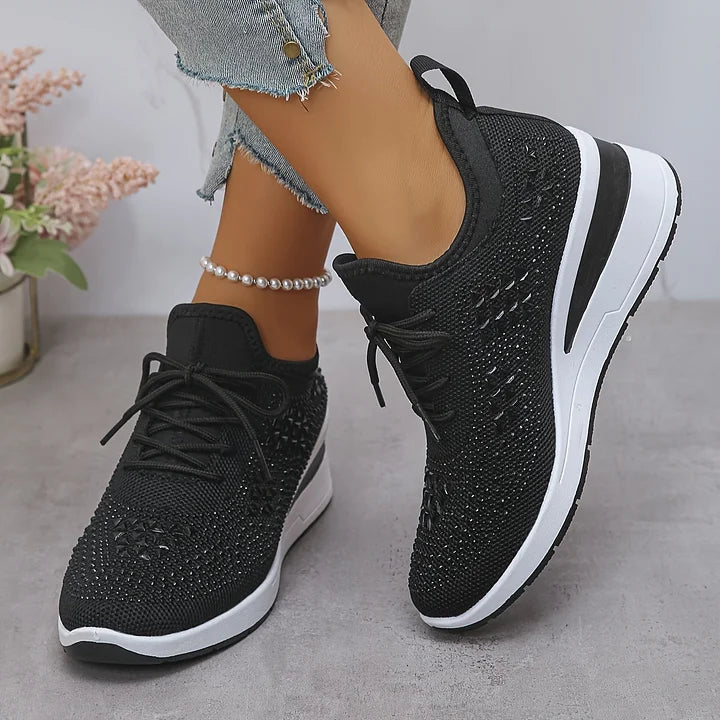 Zapatillas mujer con cuña y detalles brillantes