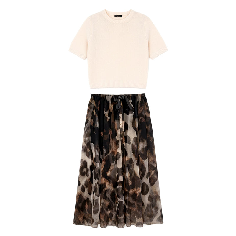 Conjunto de mujer con suéter y falda larga de estampado leopardo