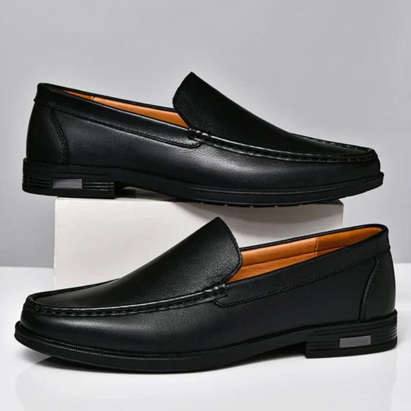 Mocasines de hombre en cuero genuino con costuras contrastantes