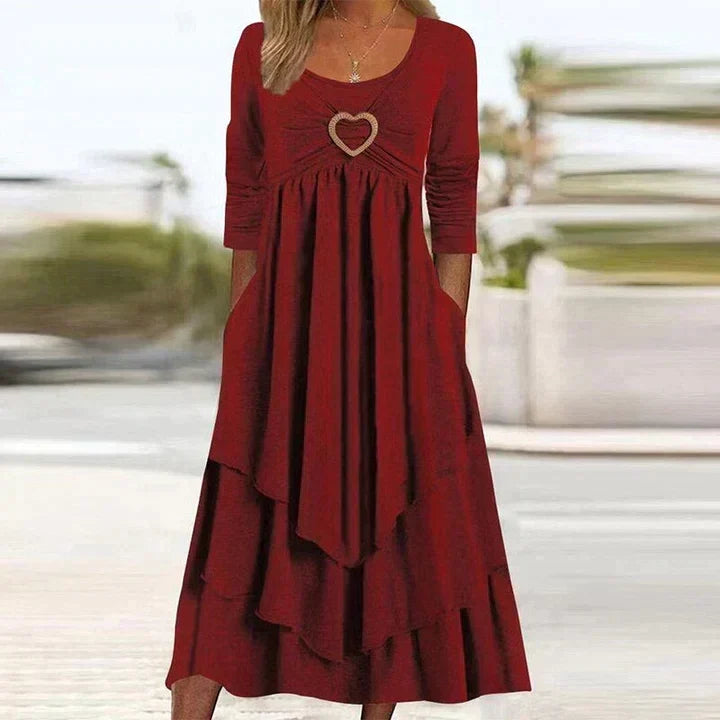 Vestido largo de mujer con detalle corazón y falda fluida