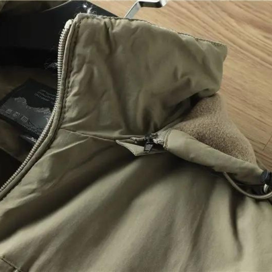 Chaqueta outdoor para hombre con capucha y cremallera