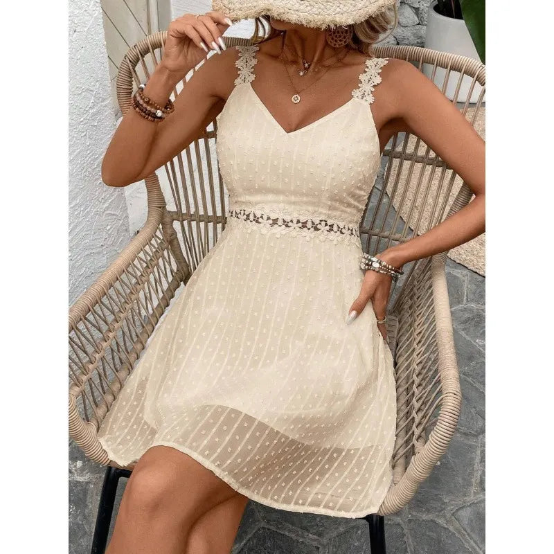 Vestido mini mujer plumetis con tirantes de encaje y escote en V