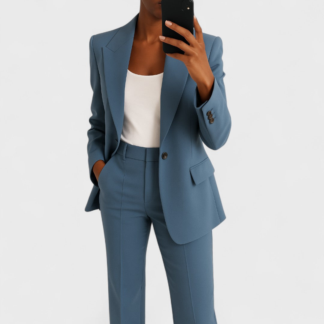 Conjunto de mujer con blazer y pantalón de pierna ancha elegante