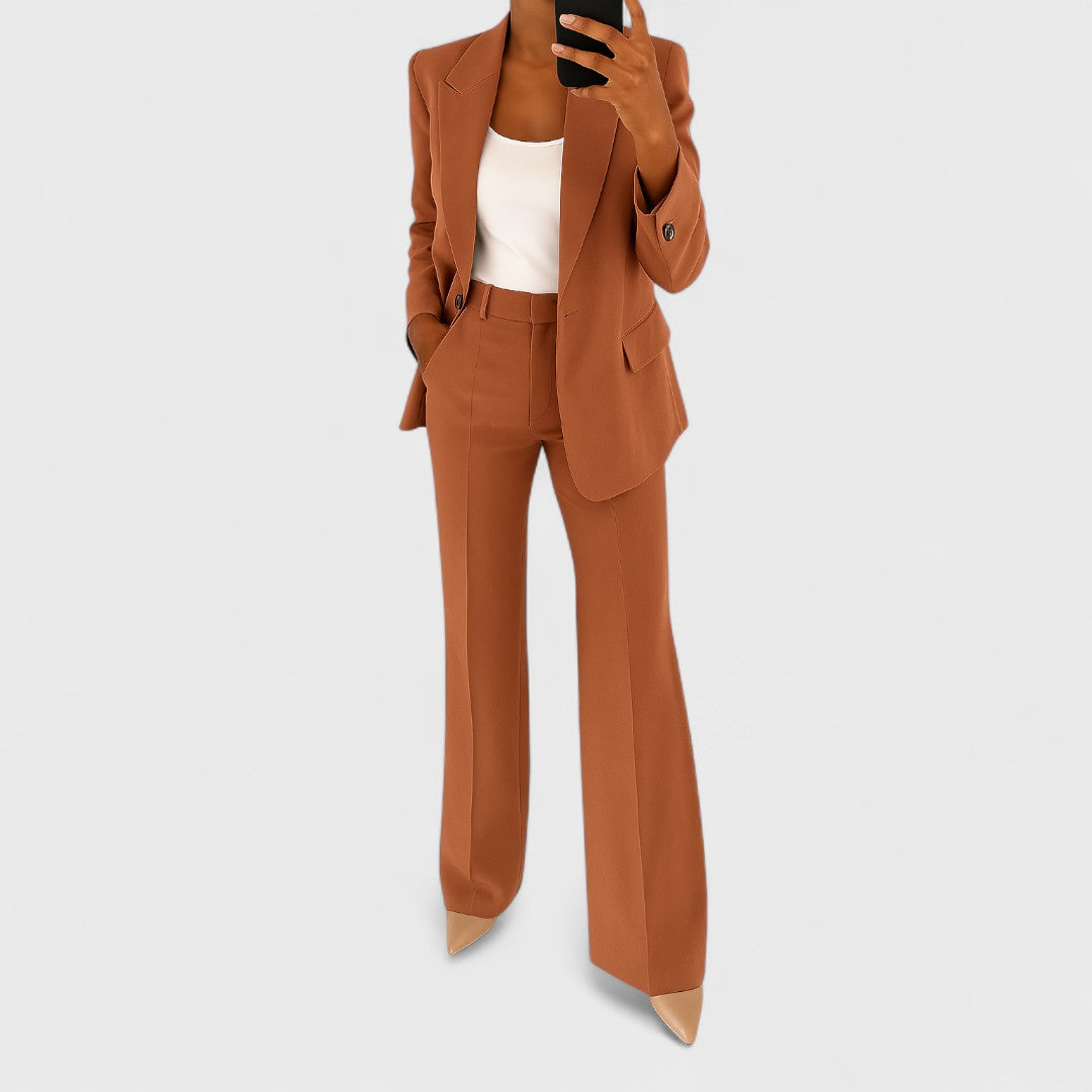 Conjunto de mujer con blazer y pantalón de pierna ancha elegante