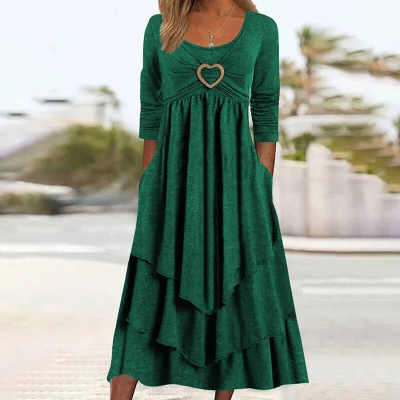 Vestido largo de mujer con detalle corazón y falda fluida