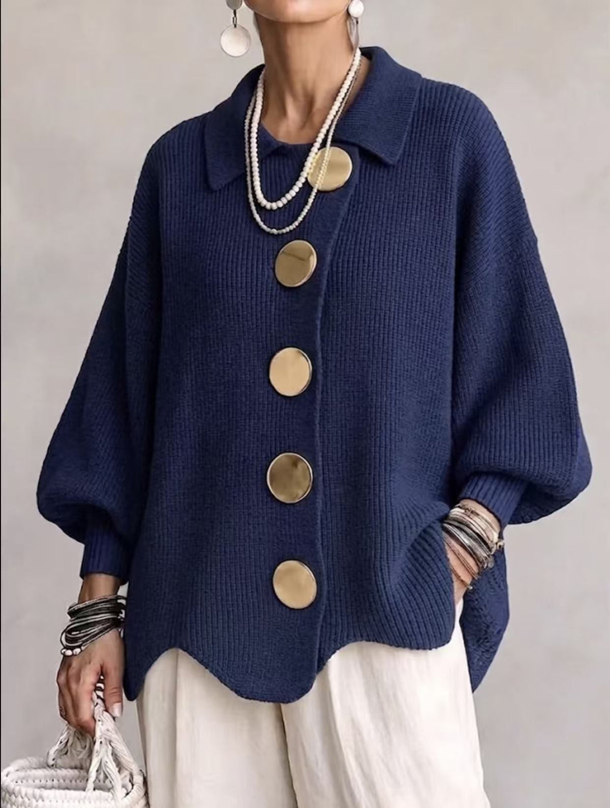 Cárdigan de mujer oversize con cuello estructurado y botones grandes