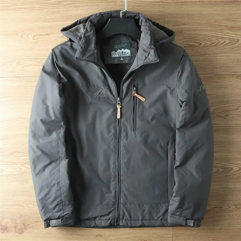 Chaqueta outdoor para hombre con capucha y cremallera