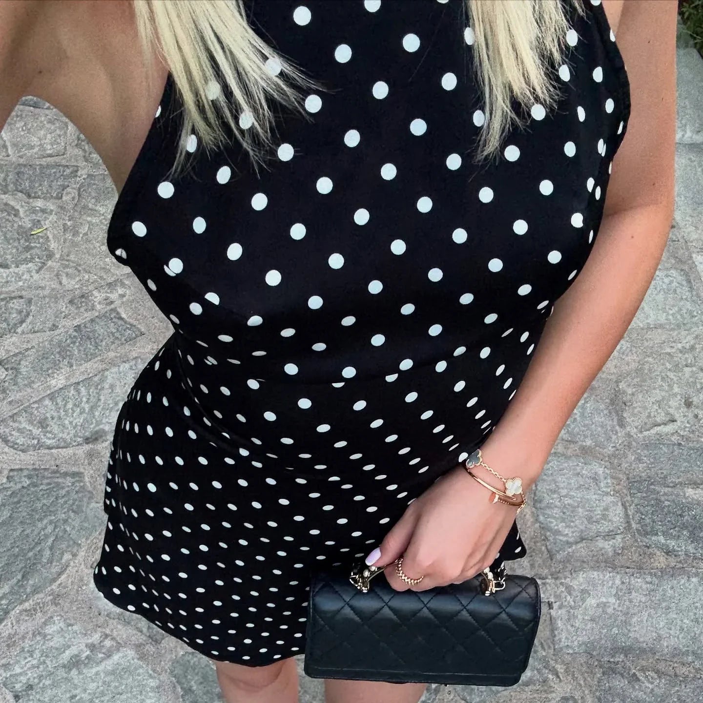 Vestido mini mujer halter de lunares con espalda descubierta
