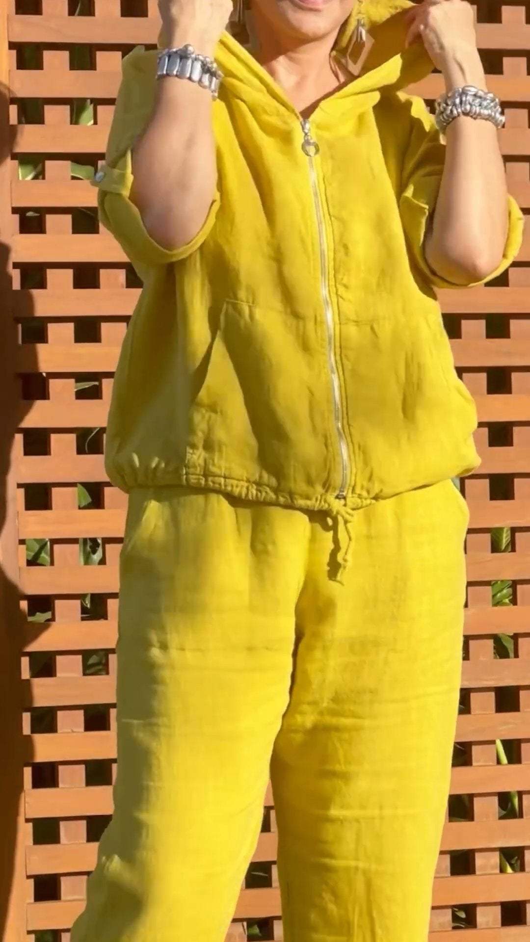 Conjunto Mujer Verano Casual – Algodón y Lino con Capucha y Cremallera