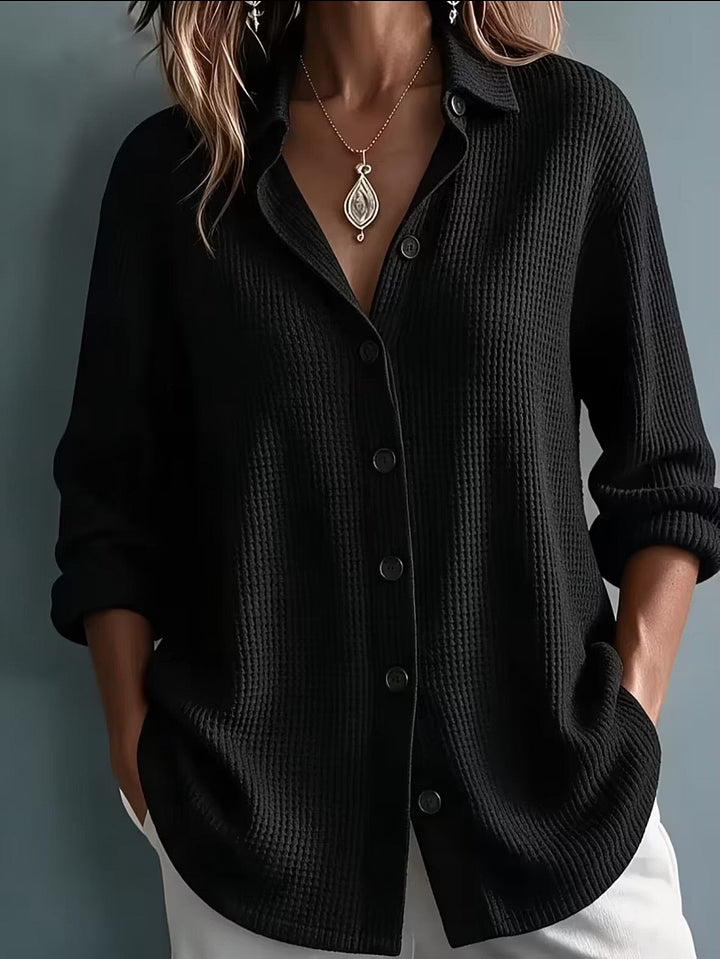 Camisa de punto texturizado para mujer con cuello clásico y botones
