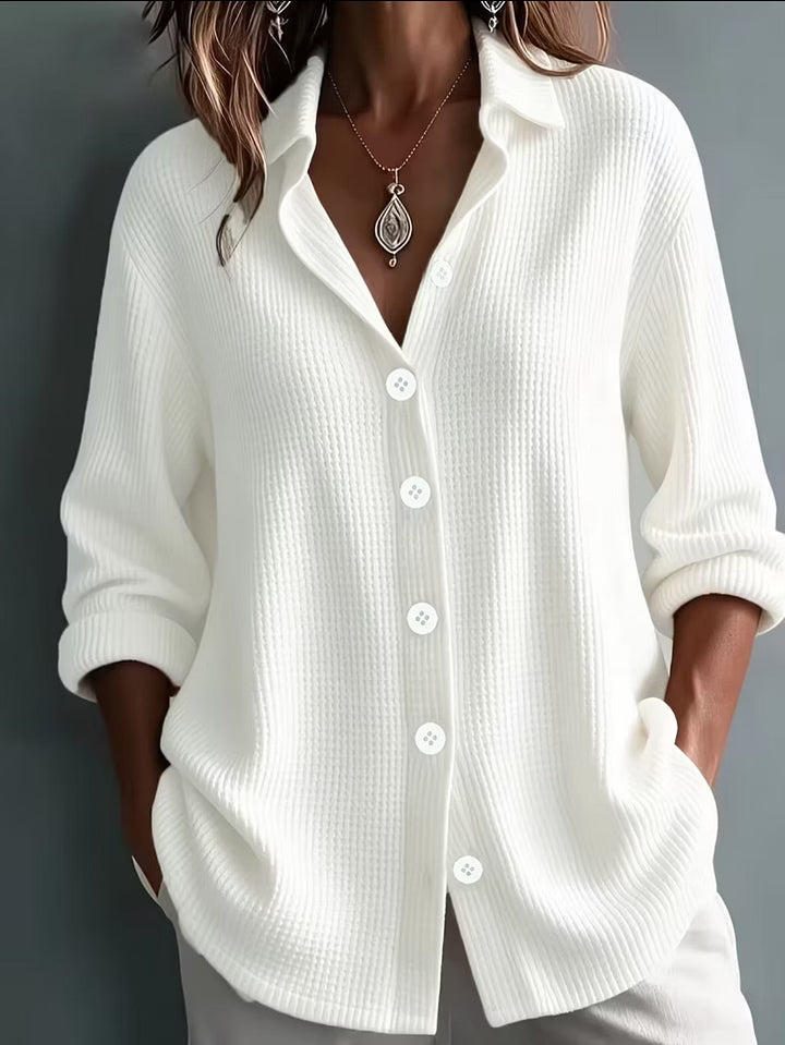 Camisa de punto texturizado para mujer con cuello clásico y botones