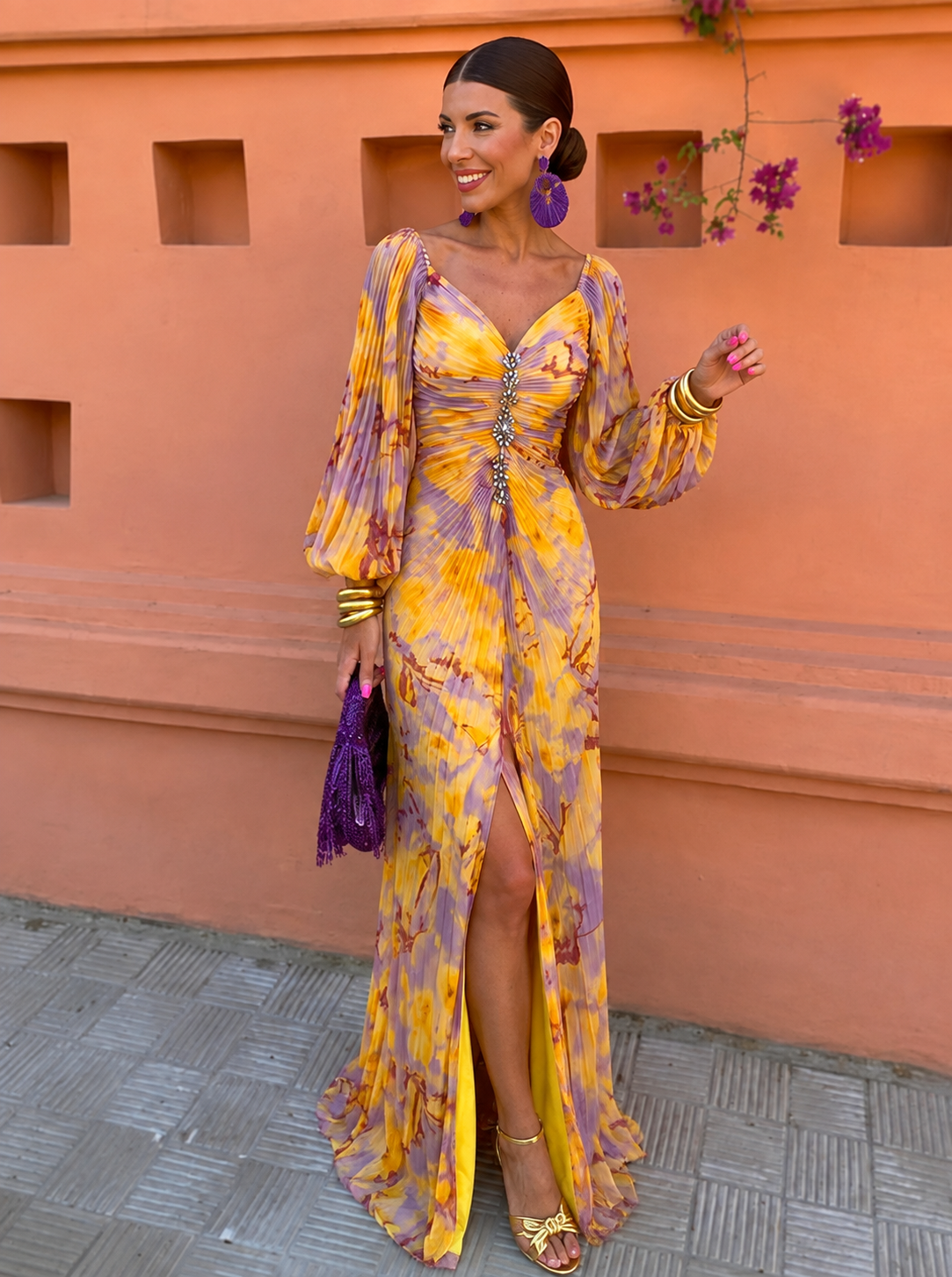 Vestido largo floral para mujer con hombros descubiertos y falda plisada