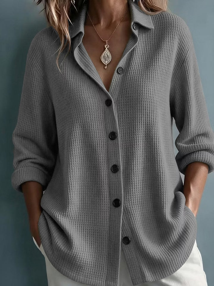 Camisa de punto texturizado para mujer con cuello clásico y botones