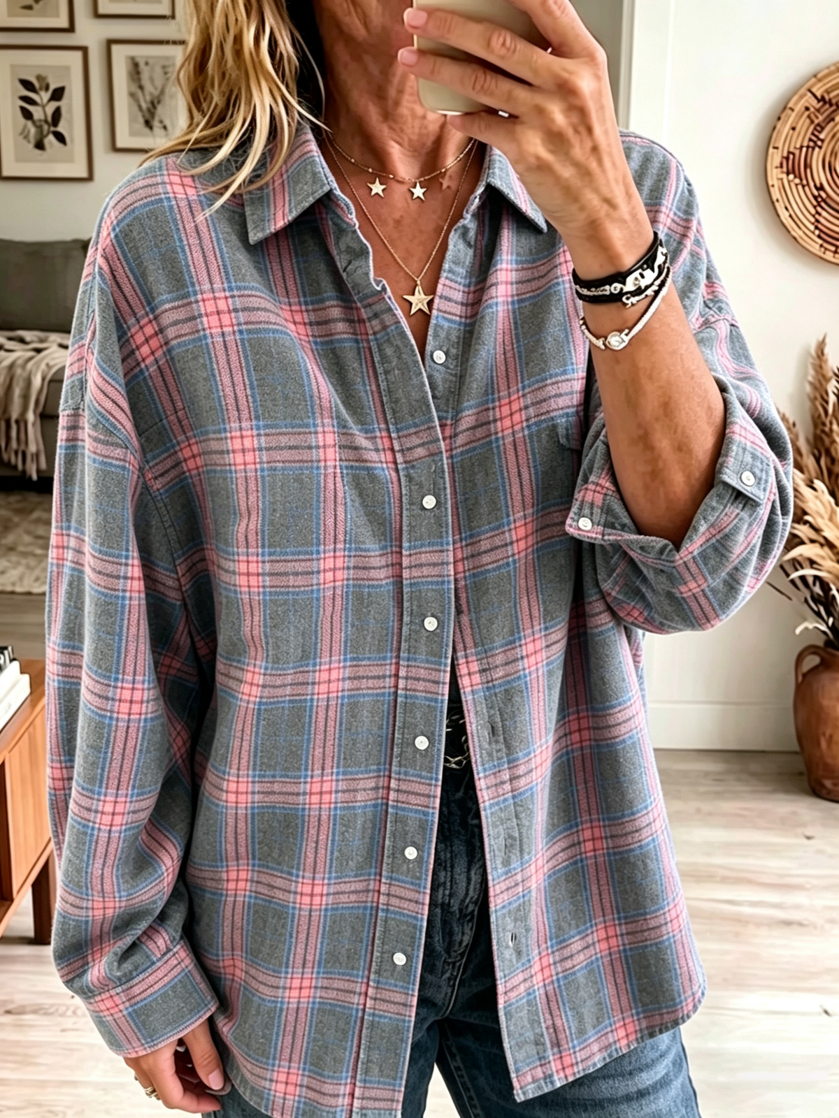 Camisa mujer oversize a cuadros con botones y bolsillos