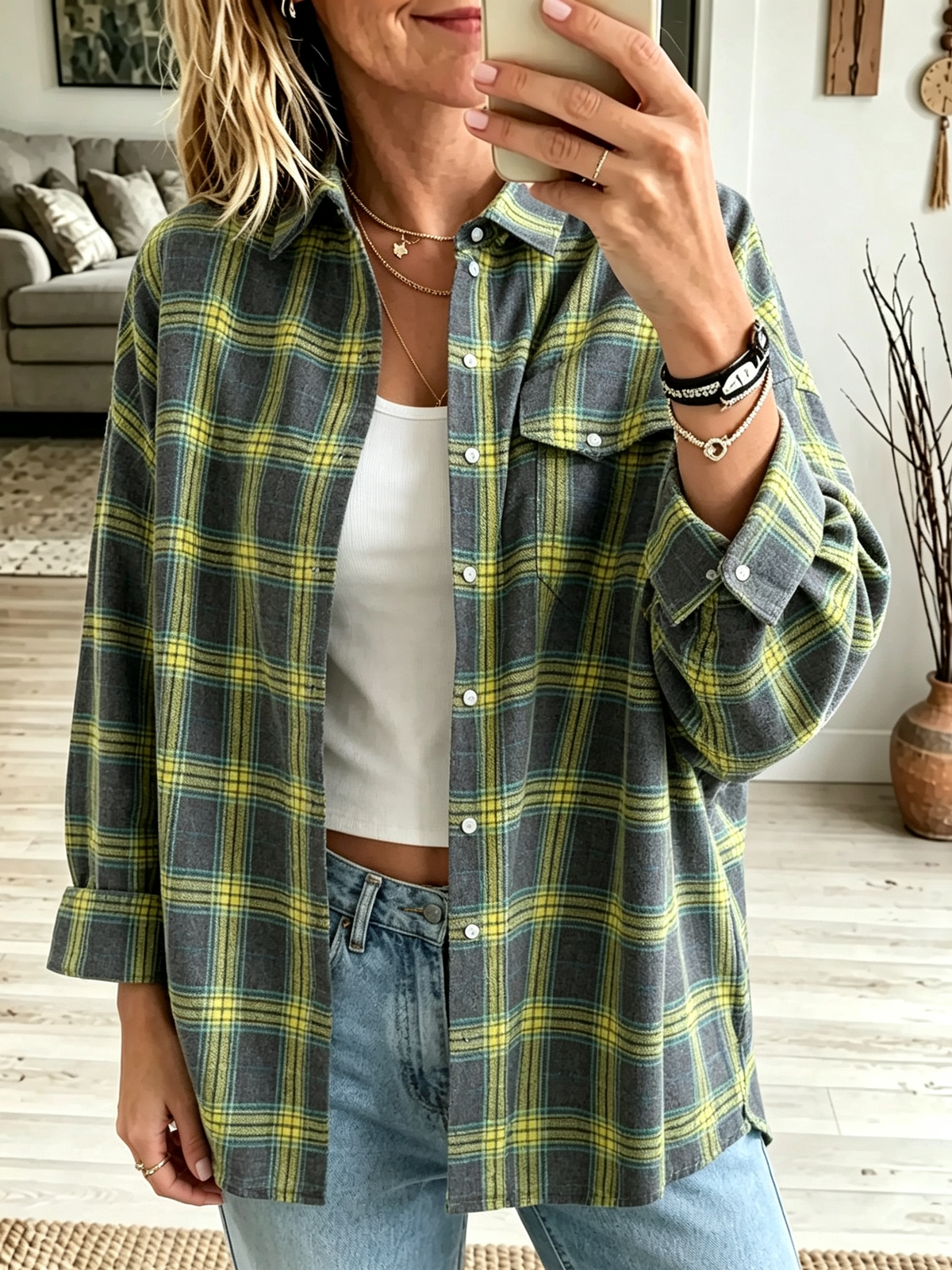 Camisa mujer oversize a cuadros con botones y bolsillos