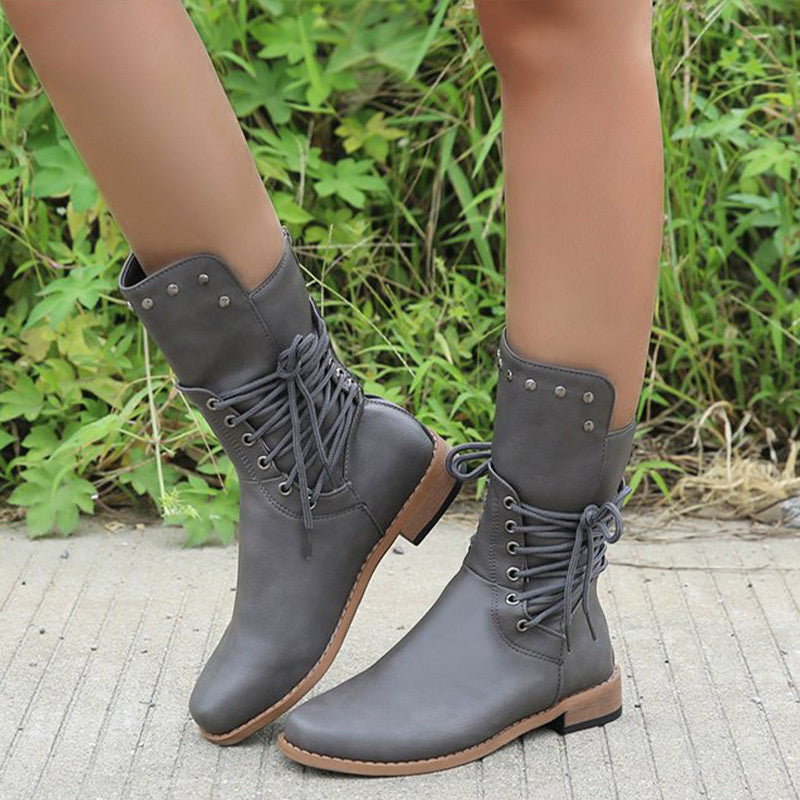Botines de mujer con cordones, remaches y tacón bajo