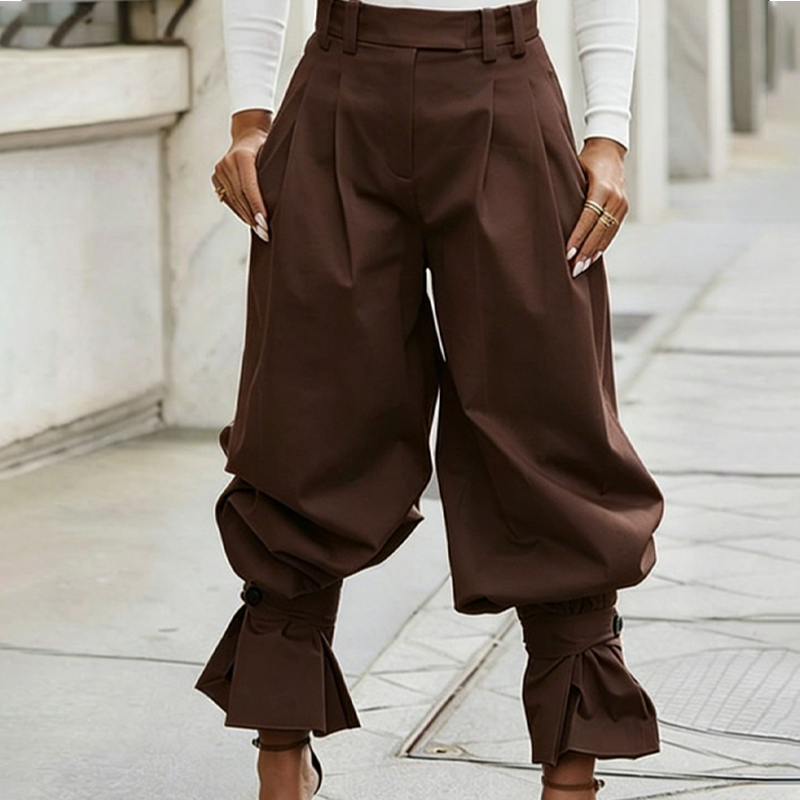 Pantalón plisado de mujer con puños acampanados elegantes