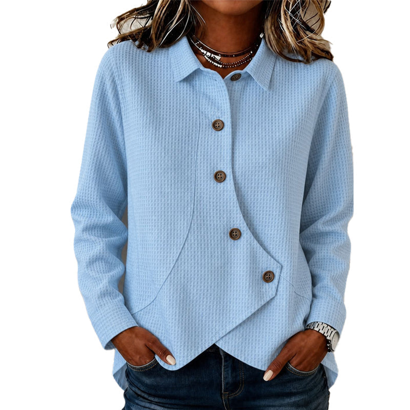Blusa mujer texturizada con botones y bajo asimétrico