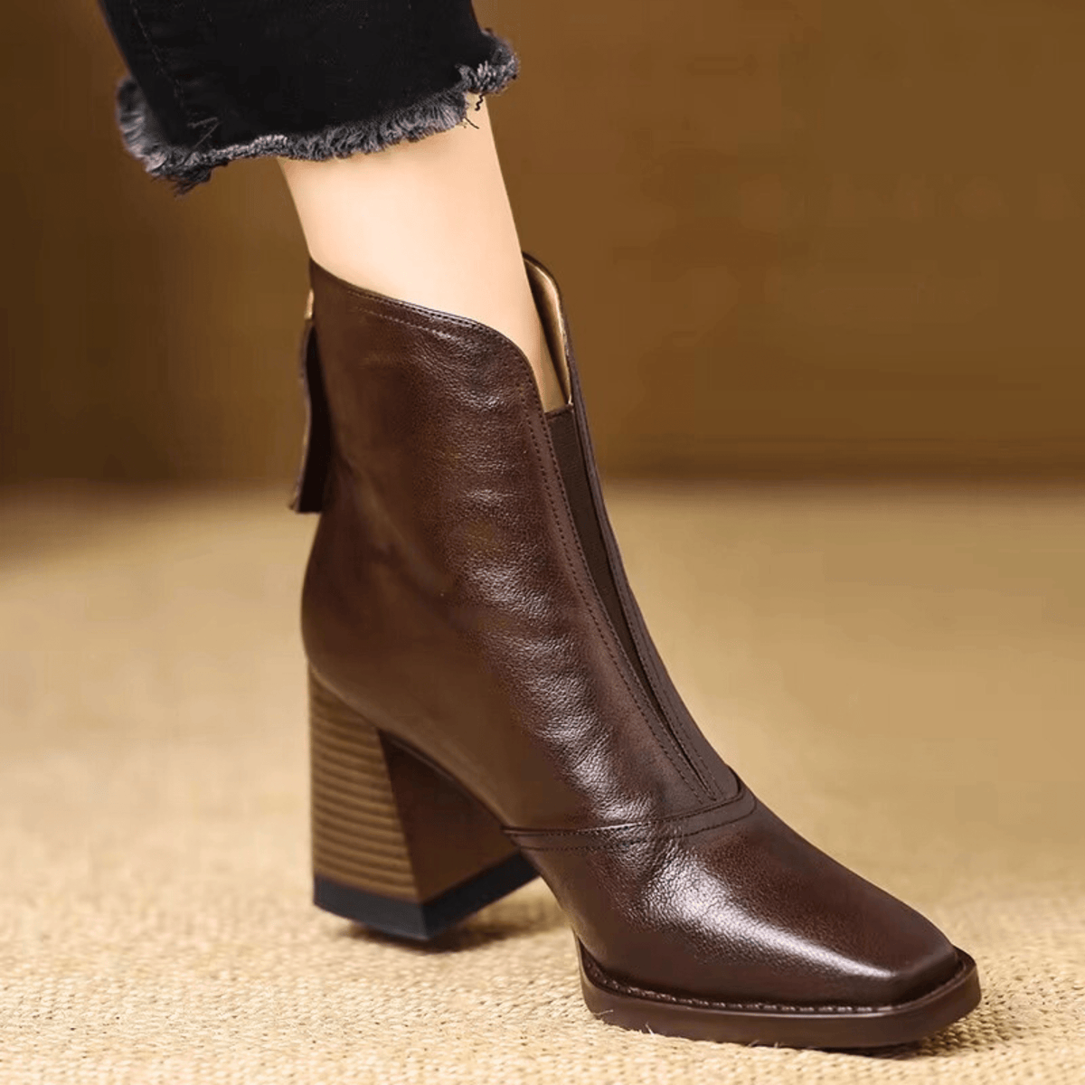 Botines de mujer con tacón cuadrado y punta cuadrada