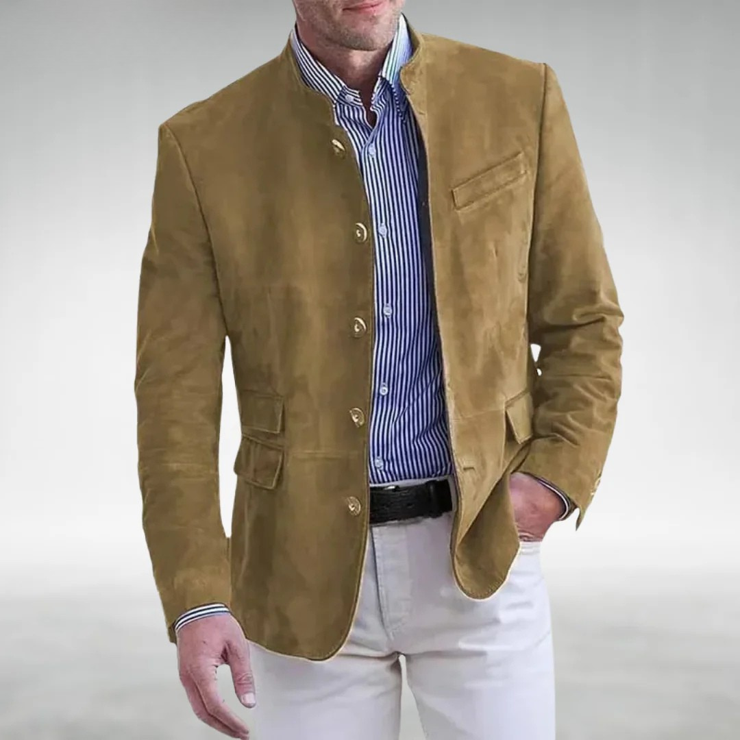 Chaqueta de hombre con cuello alto, botones y corte estructurado