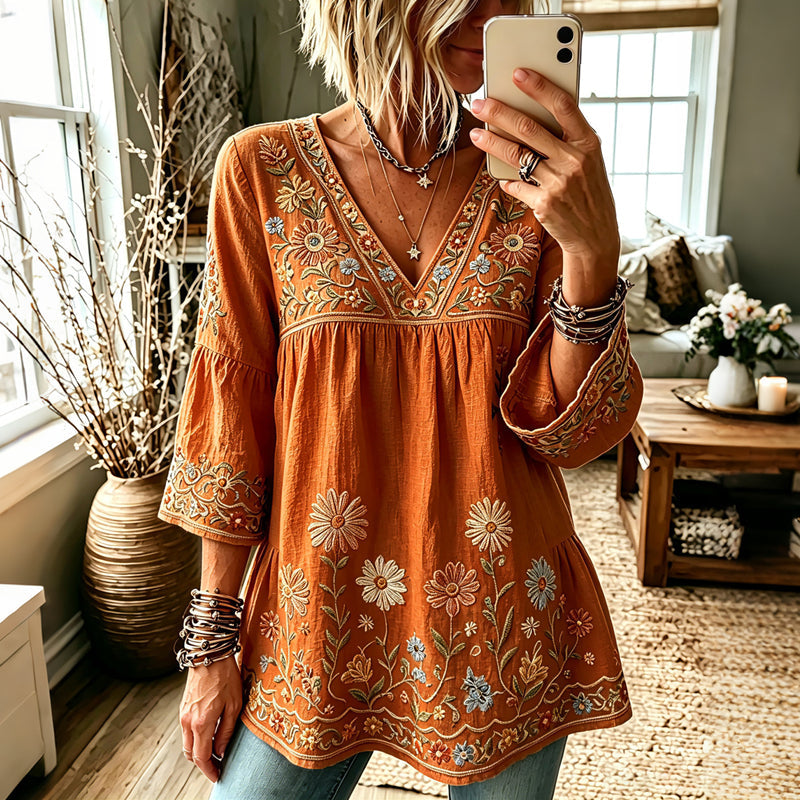 Blusa bohemia mujer con bordados florales y cuello en V