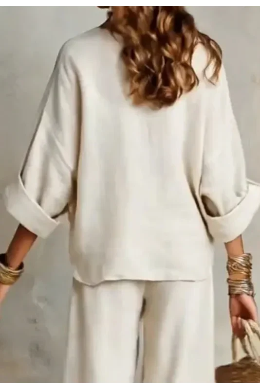 Conjunto mujer con escote en V y pantalón ancho