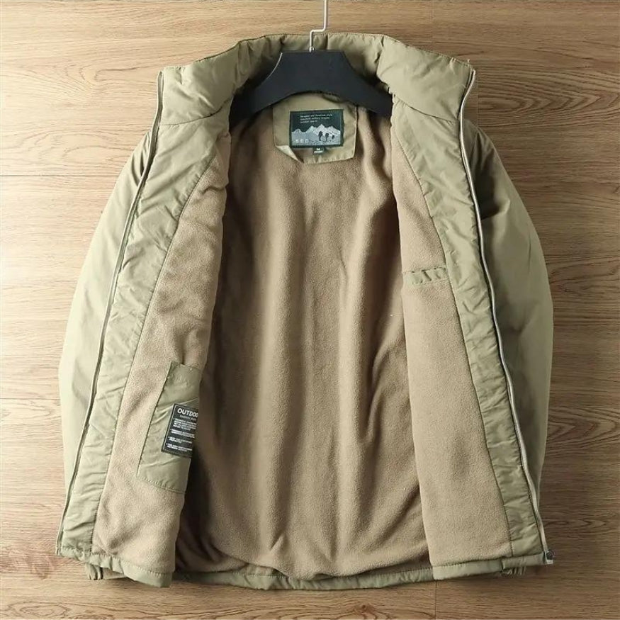 Chaqueta outdoor para hombre con capucha y cremallera