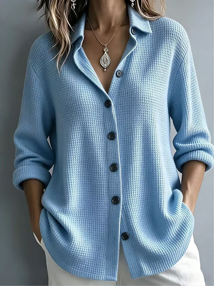 Camisa de punto texturizado para mujer con cuello clásico y botones