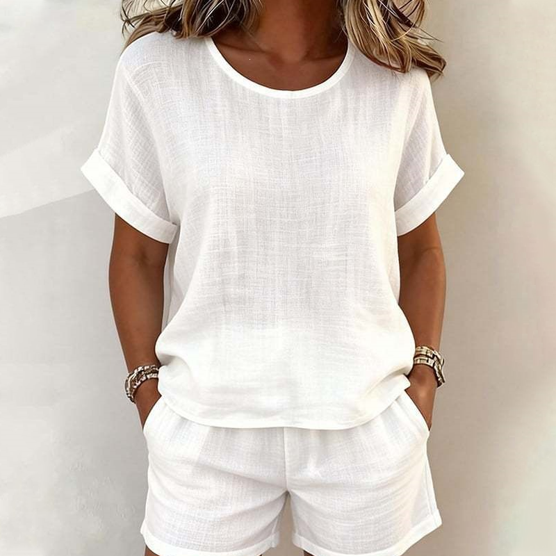 Conjunto mujer ligero con camiseta y short para verano