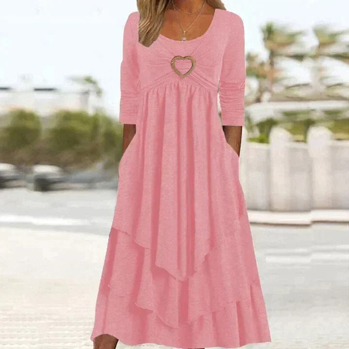 Vestido largo de mujer con detalle corazón y falda fluida