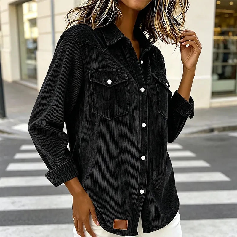 Camisa de mujer a rayas con botones y bolsillos