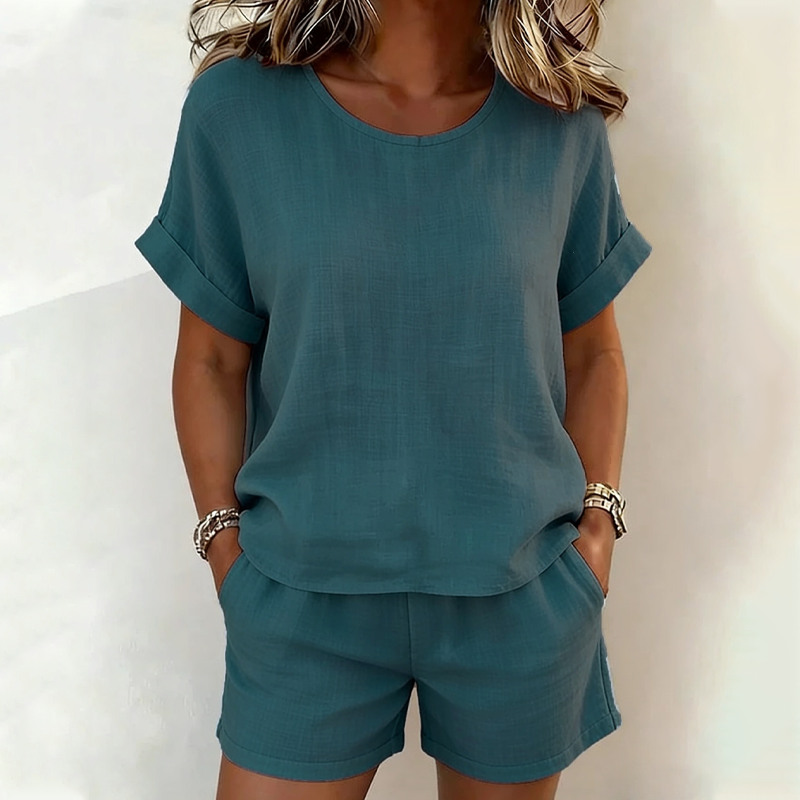 Conjunto mujer ligero con camiseta y short para verano