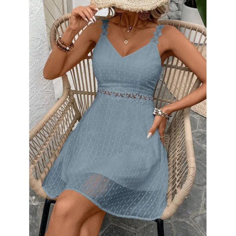 Vestido mini mujer plumetis con tirantes de encaje y escote en V