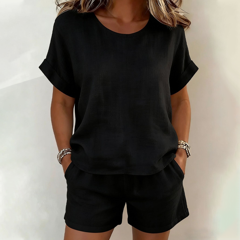 Conjunto mujer ligero con camiseta y short para verano