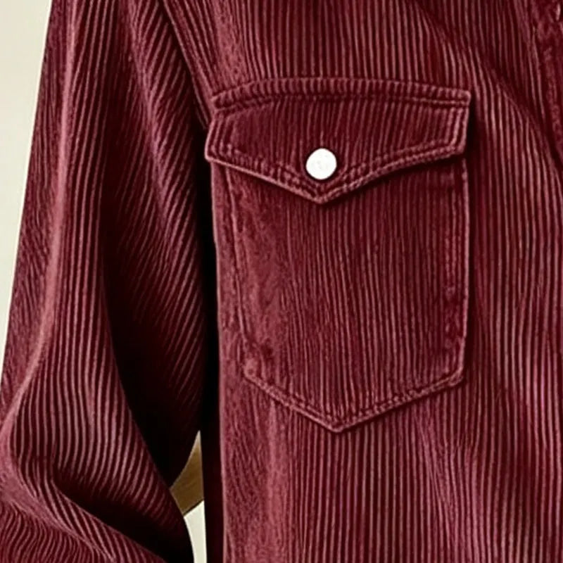 Camisa de mujer a rayas con botones y bolsillos