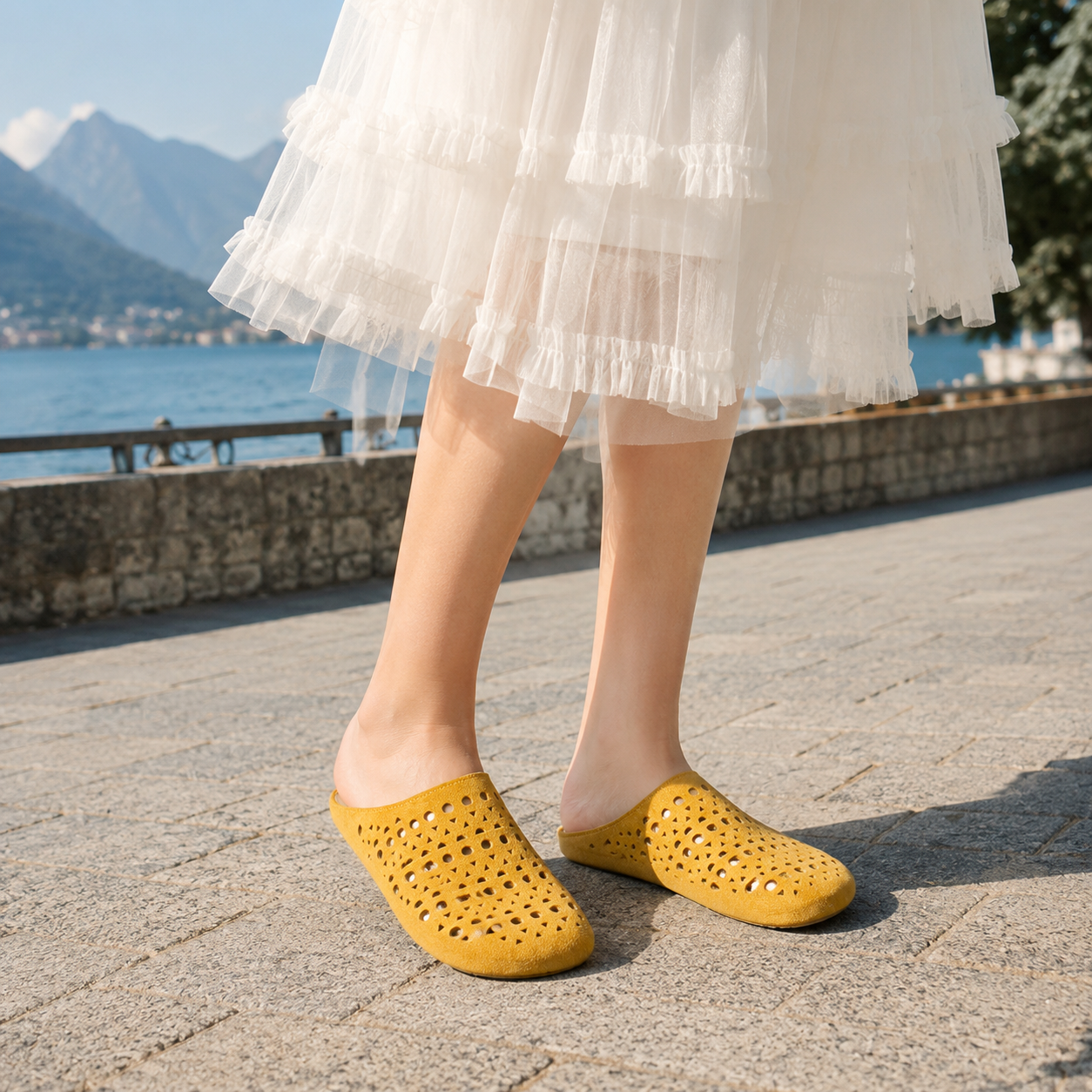 Zapatillas mujer caladas de ante sintético con suela cómoda