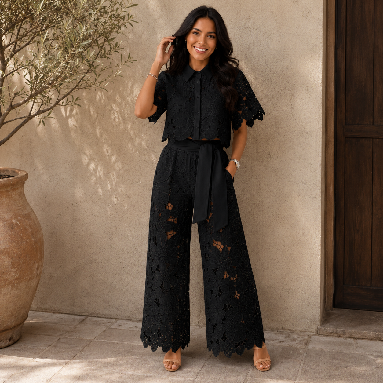 Conjunto elegante para mujer con detalles florales calados