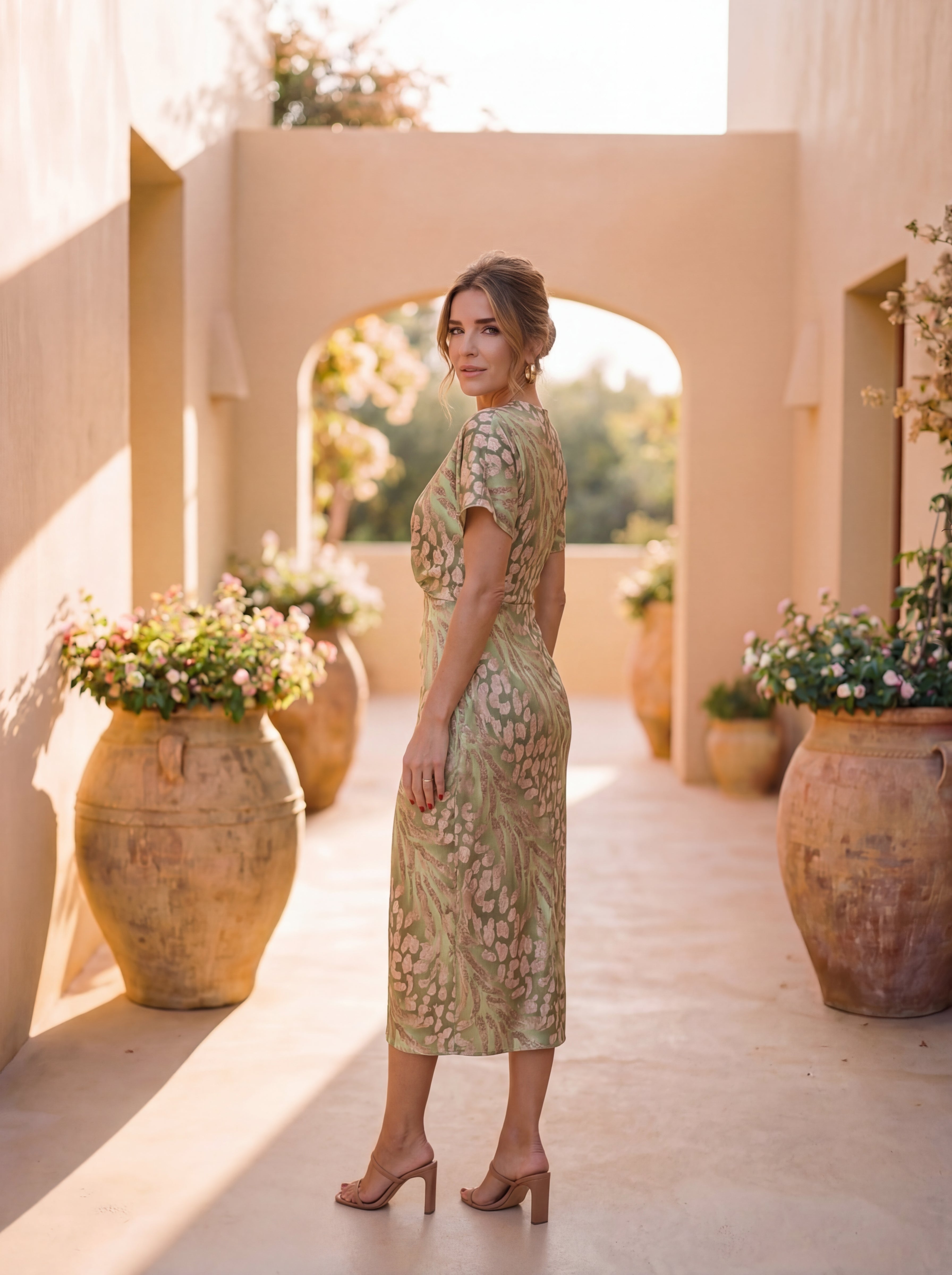 Vestido mujer midi elegante estampado – vestido fluido con lazo cintura