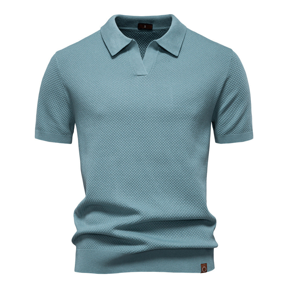 Polo de hombre texturizado con cuello abierto y manga corta