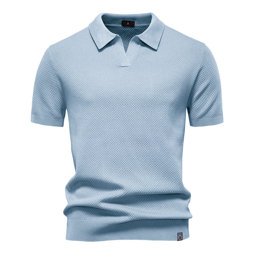 Polo de hombre texturizado con cuello abierto y manga corta