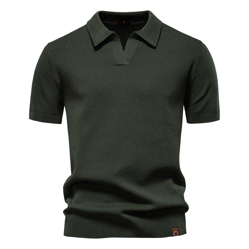 Polo de hombre texturizado con cuello abierto y manga corta