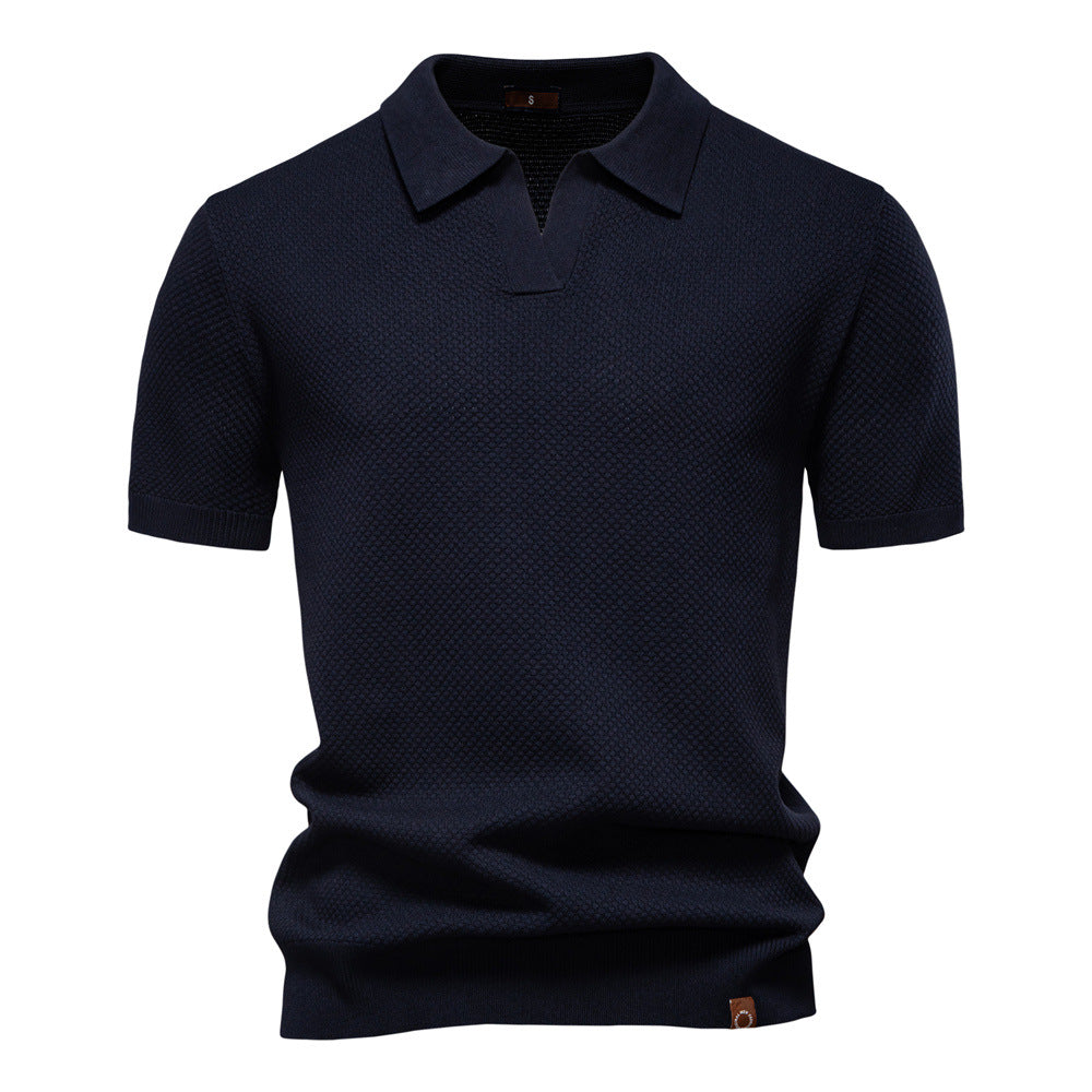 Polo de hombre texturizado con cuello abierto y manga corta