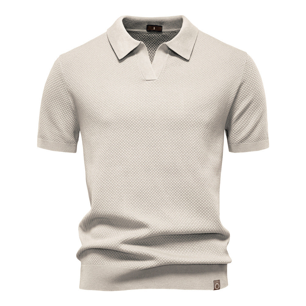 Polo de hombre texturizado con cuello abierto y manga corta