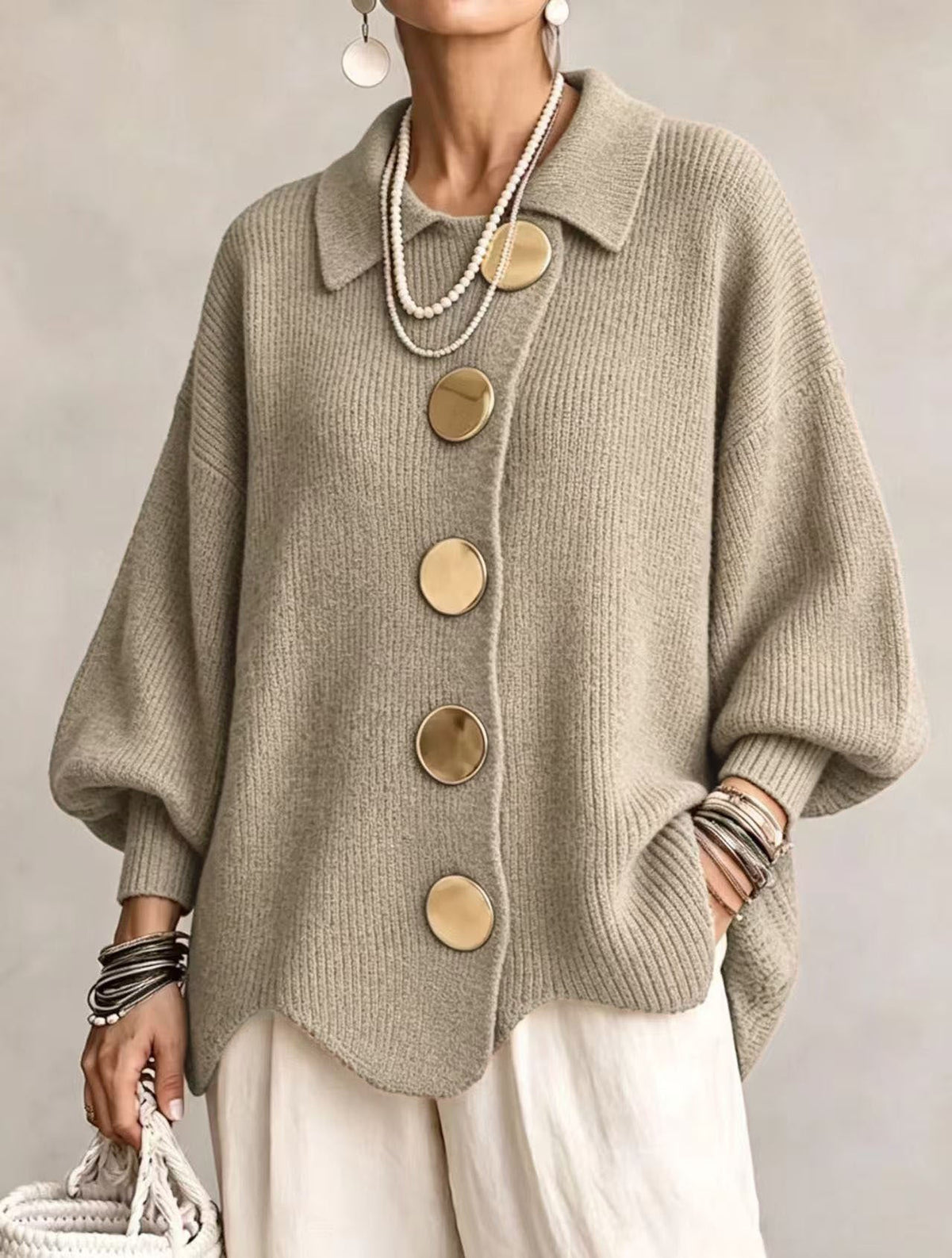 Cárdigan de mujer oversize con cuello estructurado y botones grandes