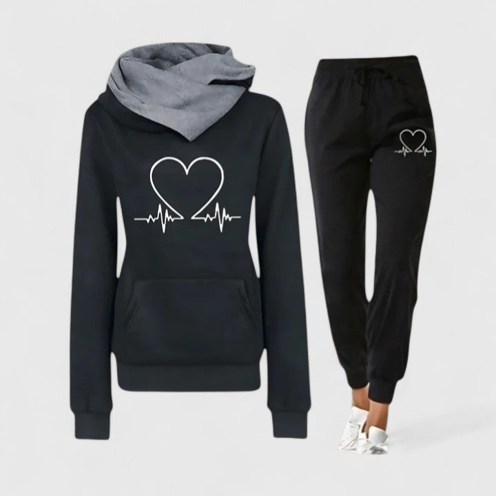 Conjunto mujer con sudadera de capucha y pantalón jogger