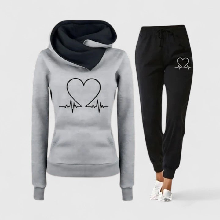 Conjunto mujer con sudadera de capucha y pantalón jogger